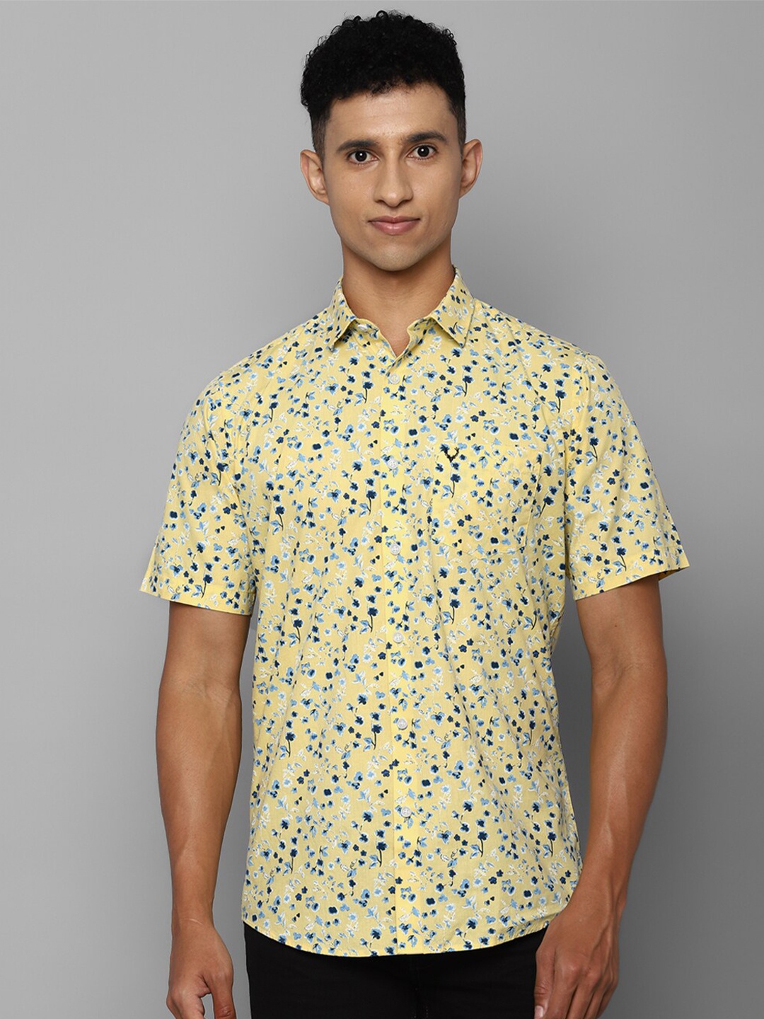 

Allen Solly Men Yellow & Blue Slim Fit Floral Printed Pure Cotton Casual Shirt