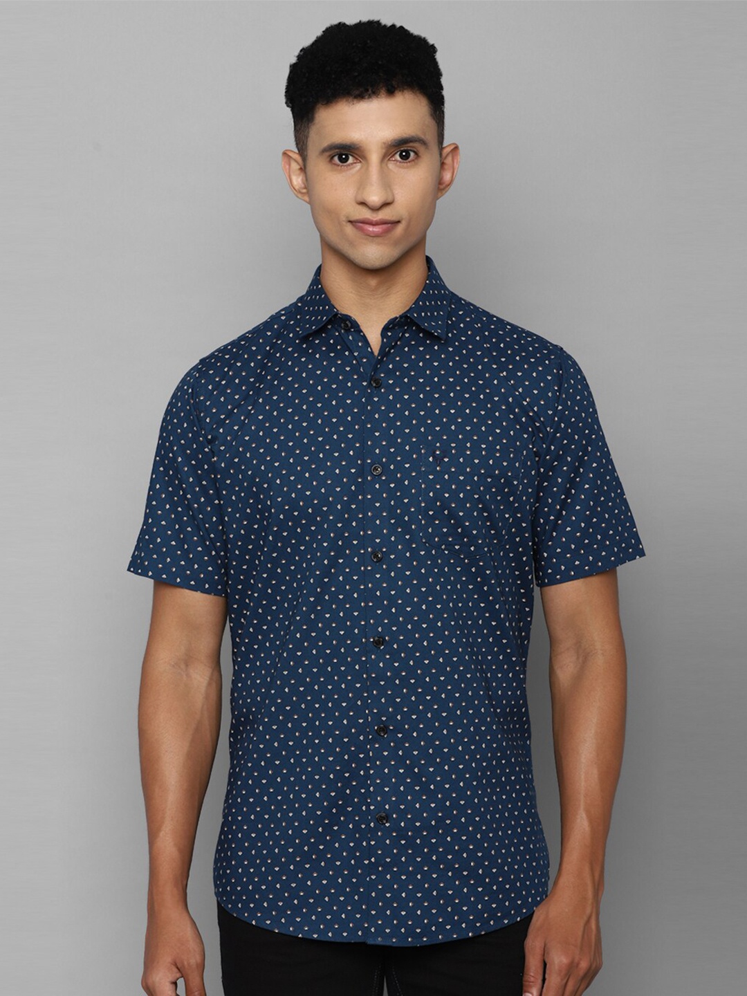 

Allen Solly Men Navy Blue Slim Fit Printed Pure Cotton Casual Shirt