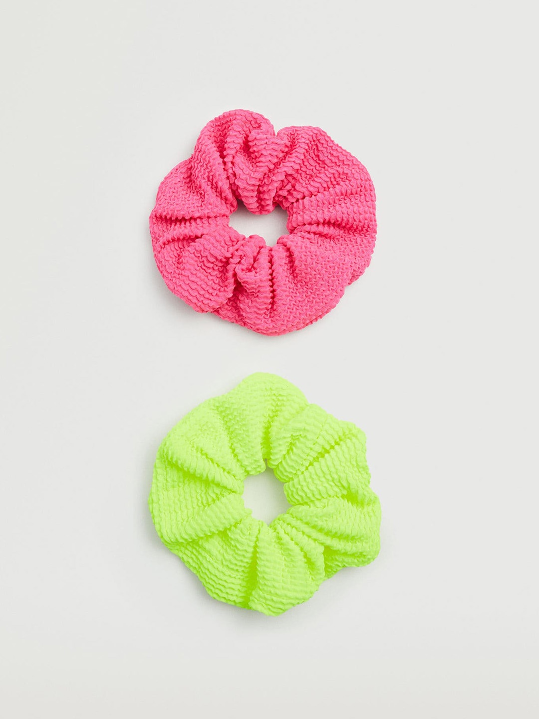 

MANGO Women Set of 2 Self Design Scrunchies, Fluorescent green