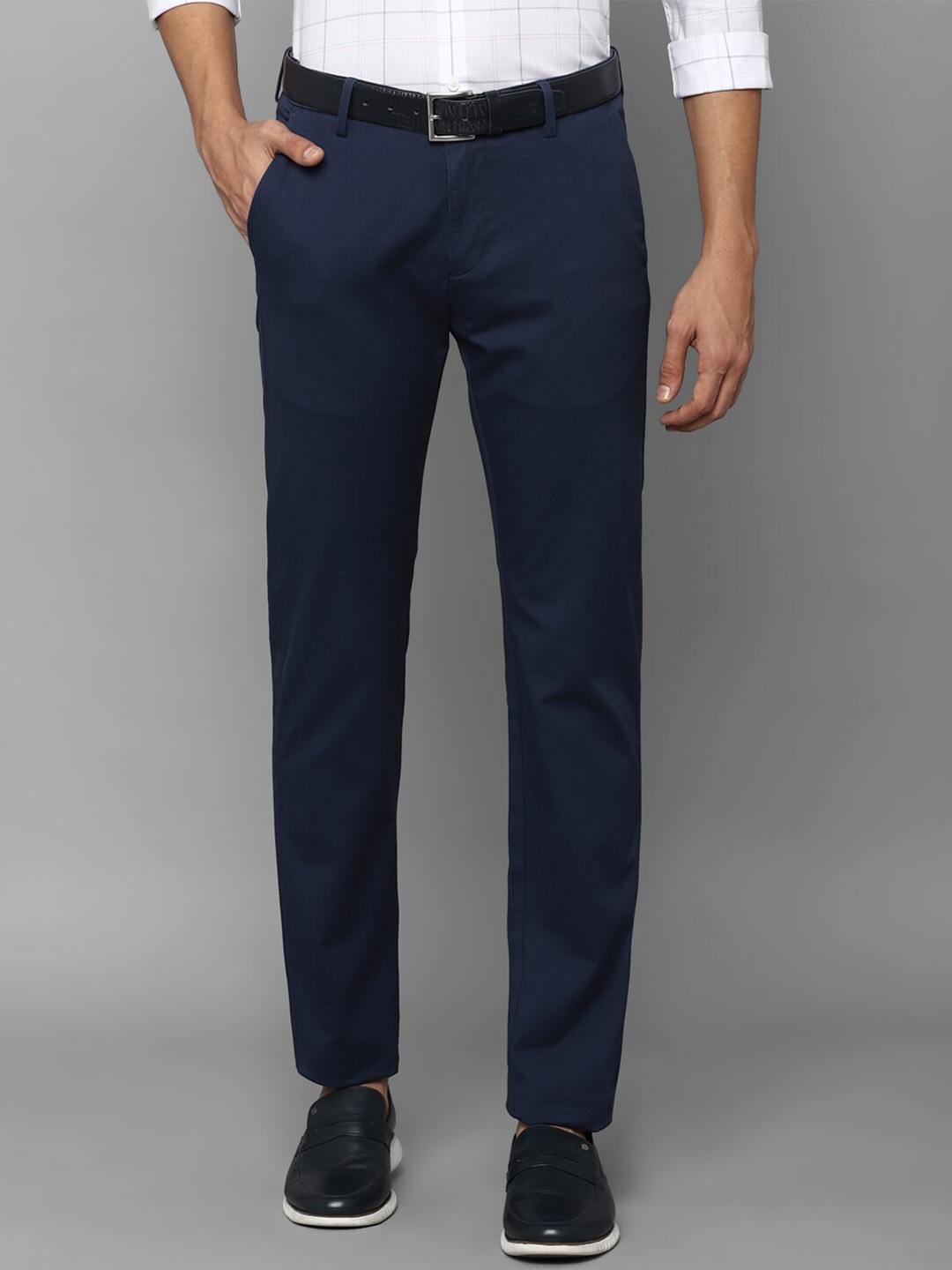 

Allen Solly Men Navy Blue Slim Fit Solid Cotton Trousers