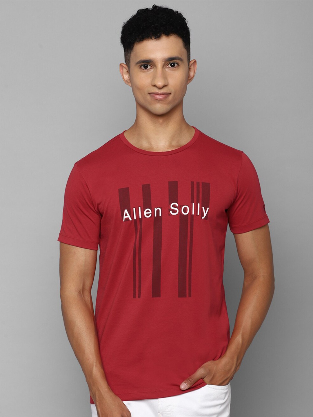 

Allen Solly Sport Men Red Typography Printed Pure Cotton T-shirt