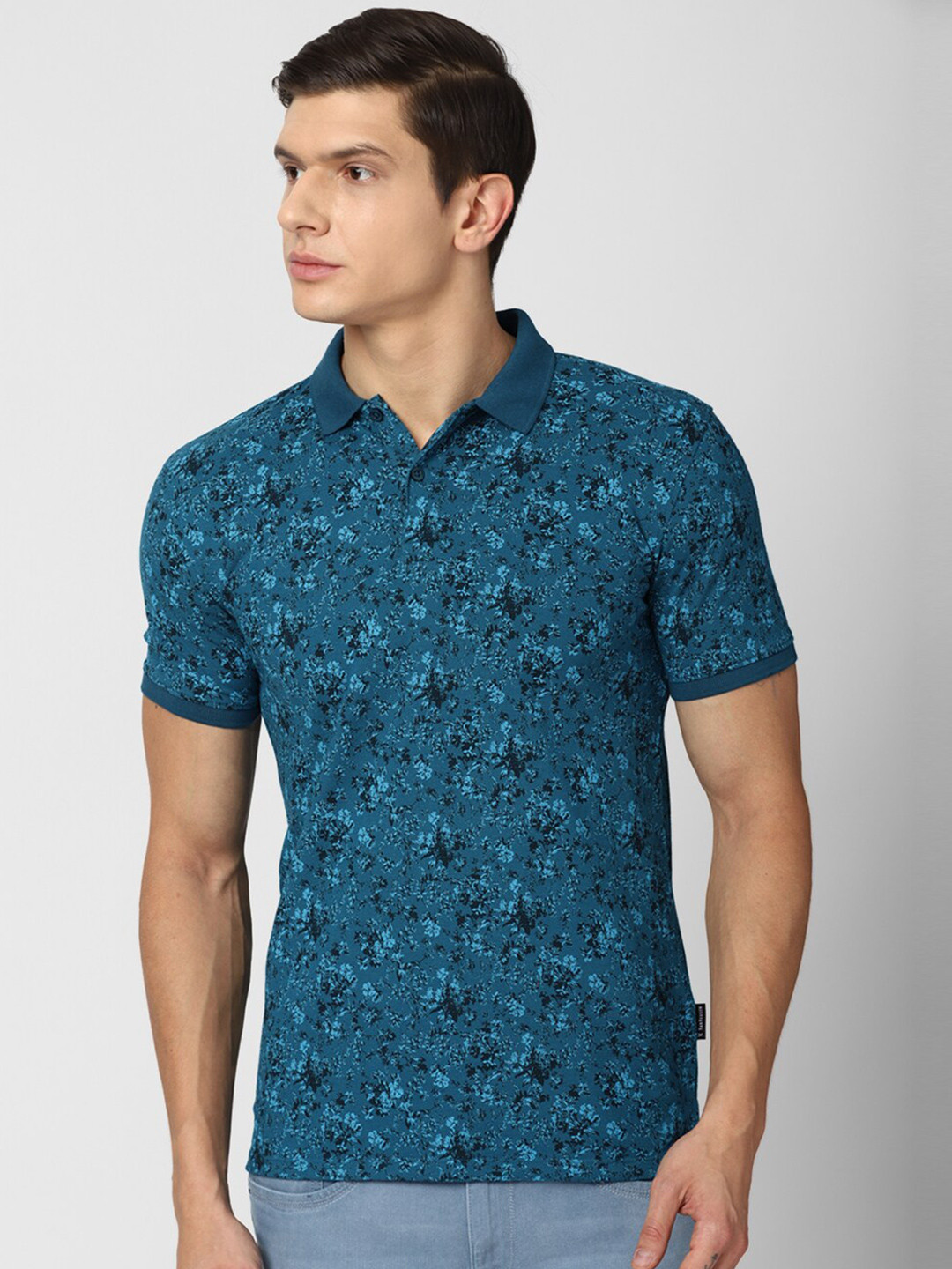 

V Dot Men Blue & Black Floral Printed Polo Collar Slim Fit T-shirt