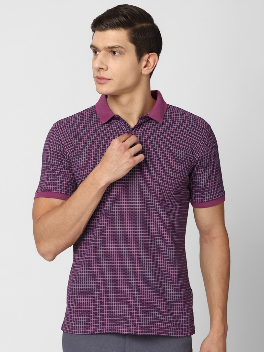 

V Dot Men Purple Polo Collar Slim Fit T-shirt