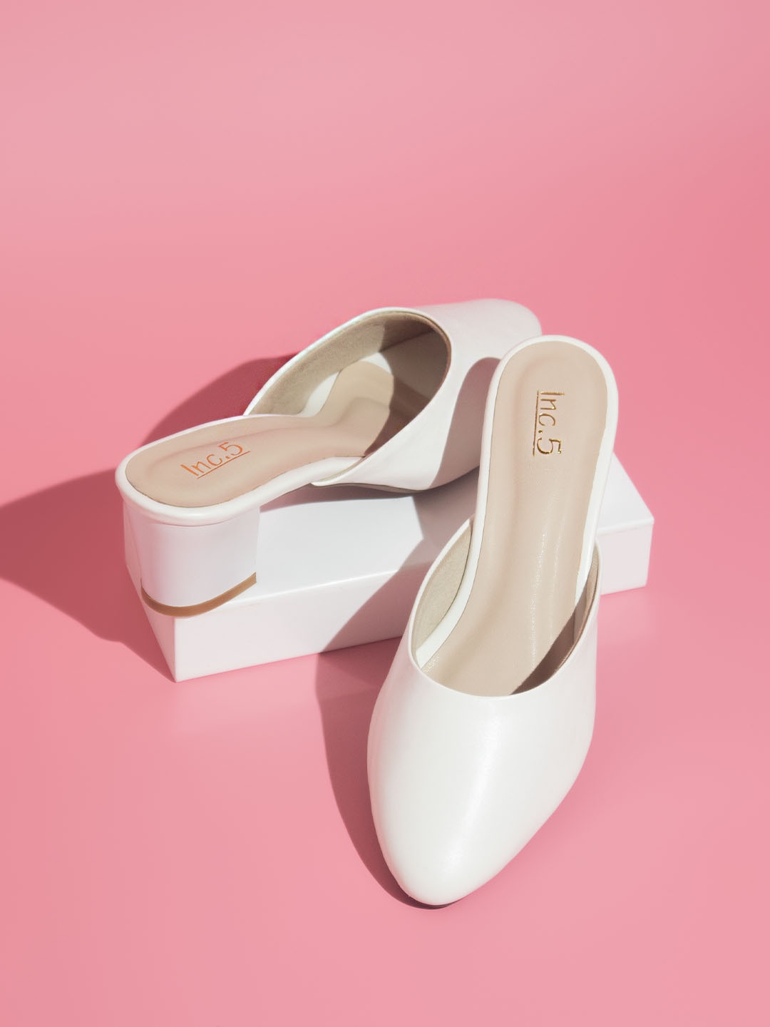 

Inc 5 White Solid Block Heeled Mules