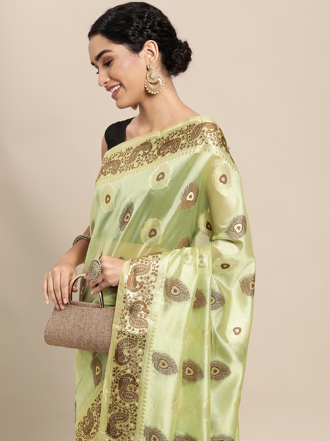 

Mitera Green & Gold-Toned Ethnic Motifs Zari Organza Saree