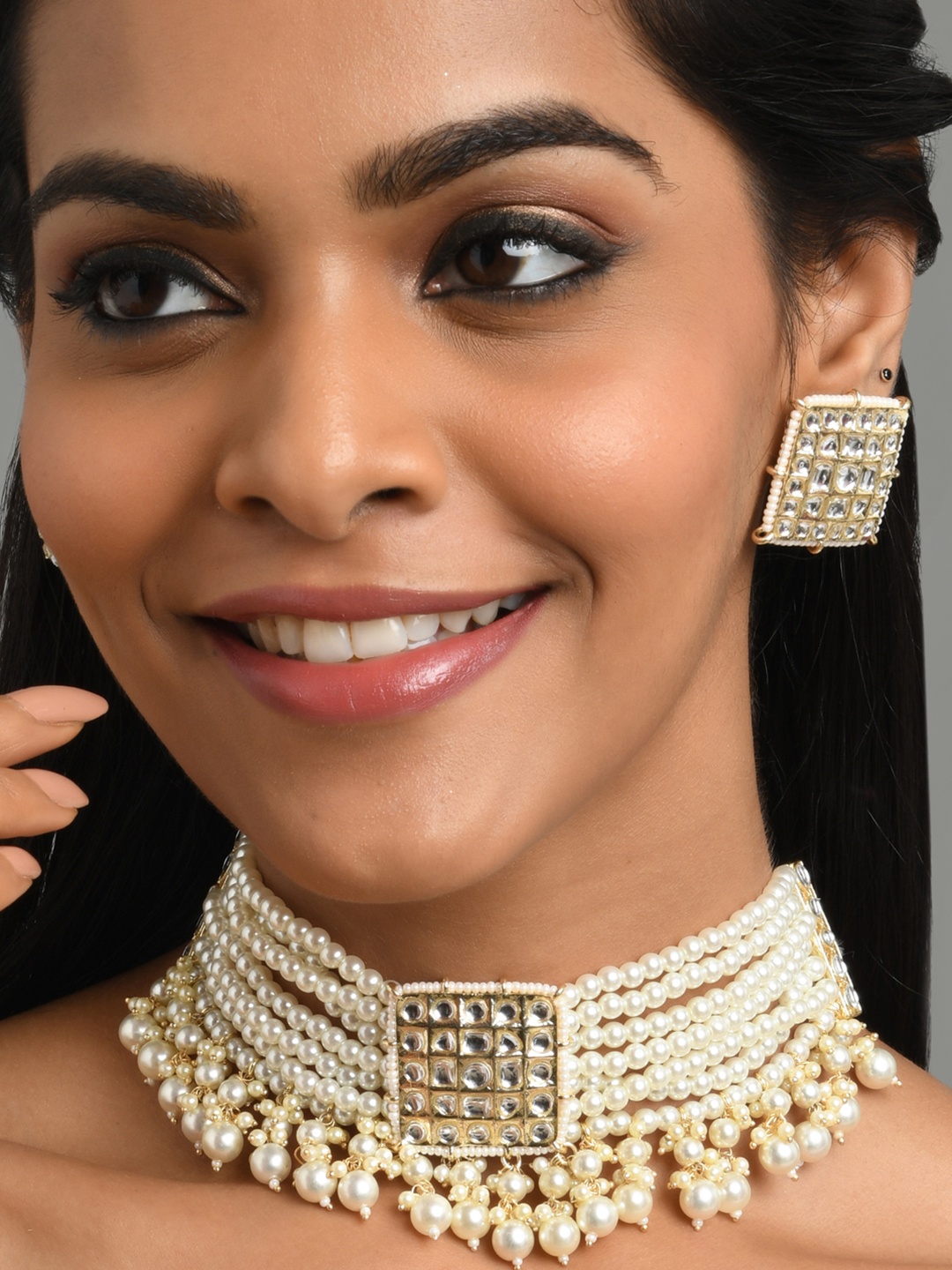 

Fida Gold-Plated & White Kundan-Studded & Pearls Beaded Jewellery Set