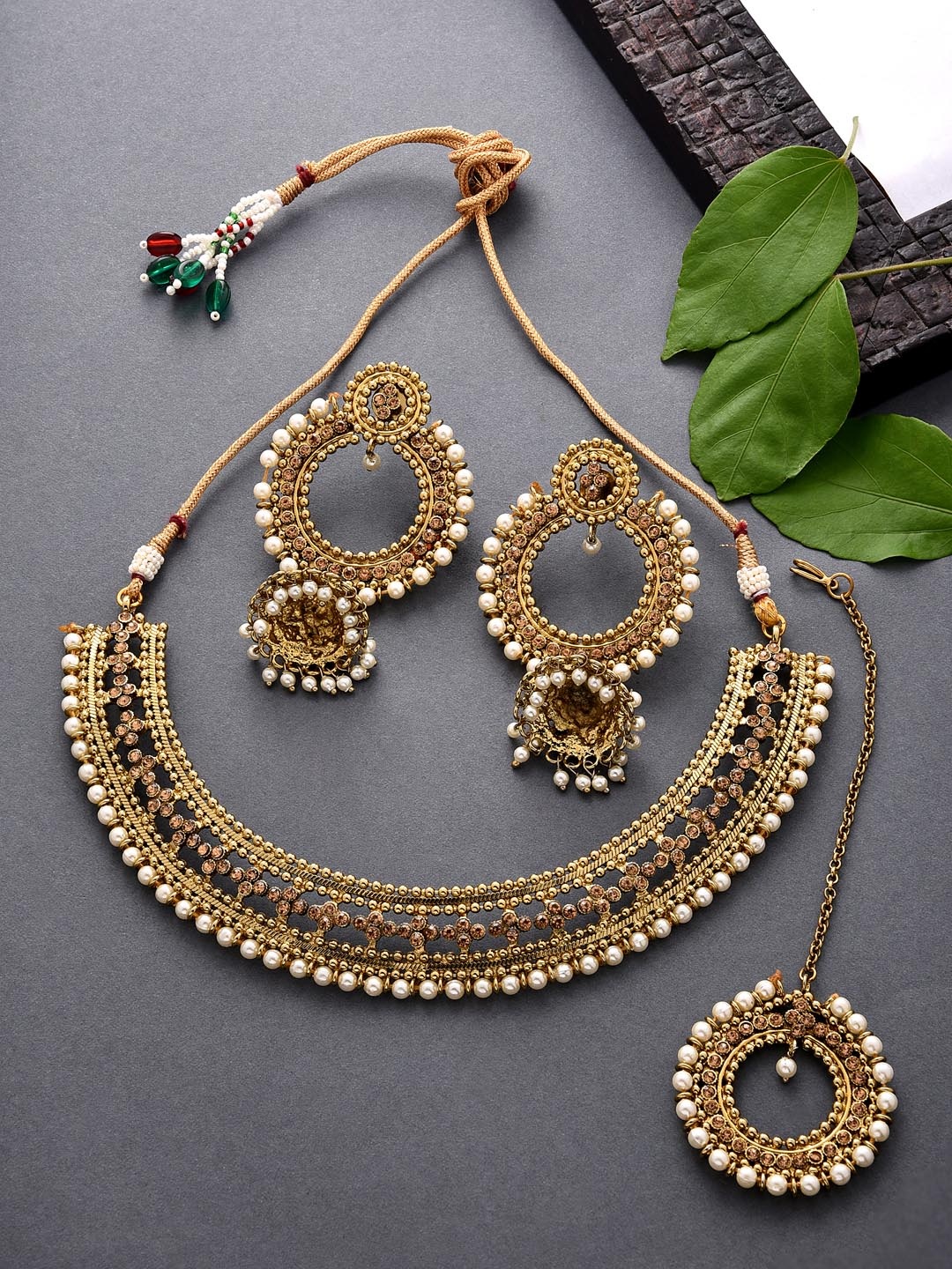 

Fida Gold-Plated Beige Kundan-Studded & Pearl Beaded Jewellery Set