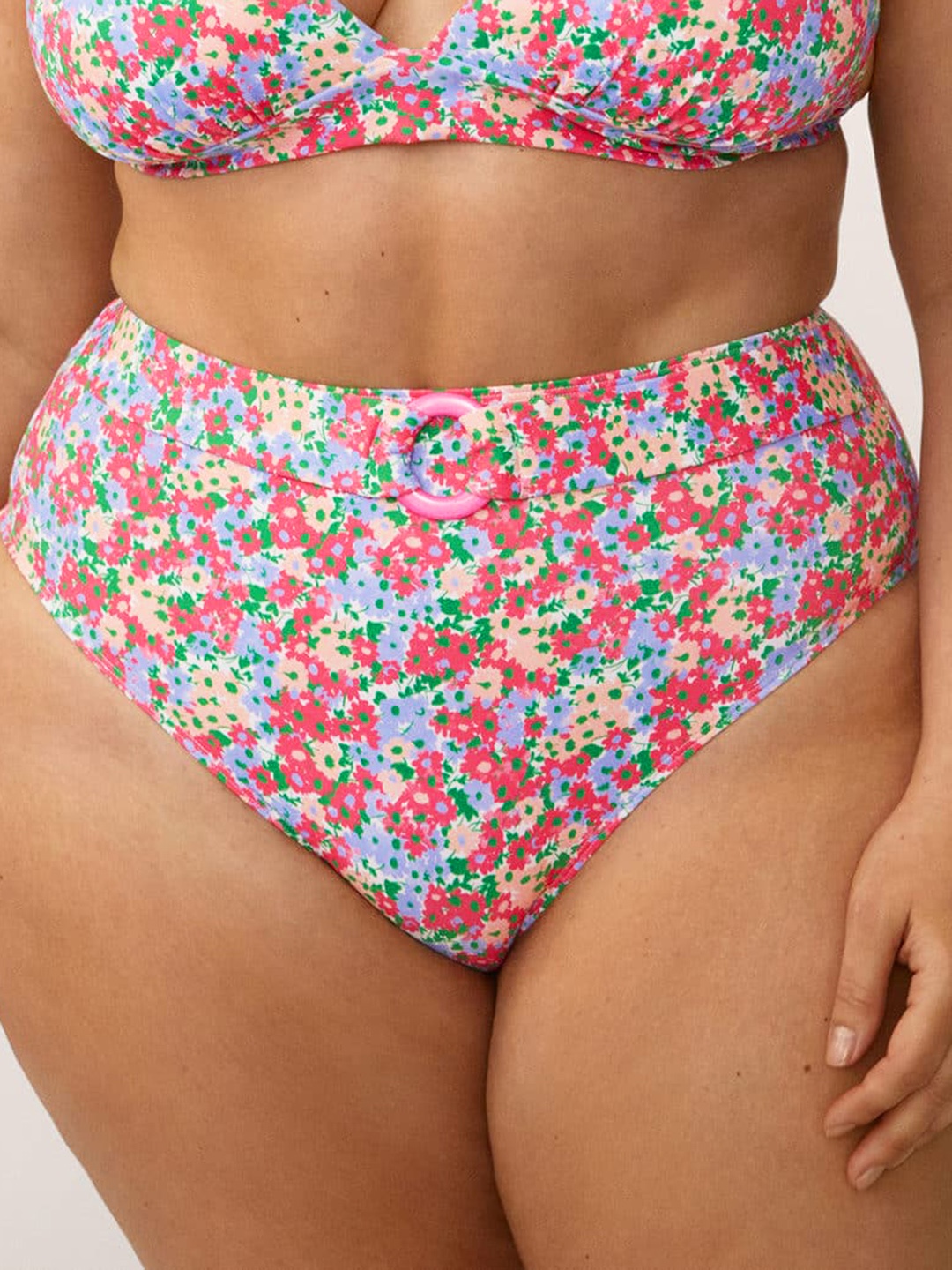 

MANGO Women Blue & Pink Floral Print High-Rise Solid Bikini Briefs