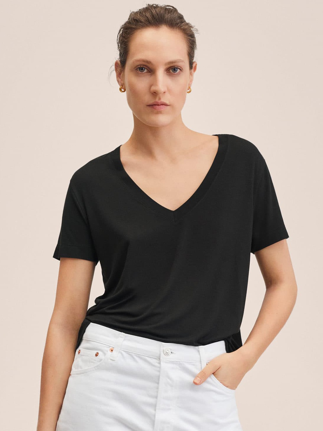 

MANGO Women Black Solid V-Neck T-shirt