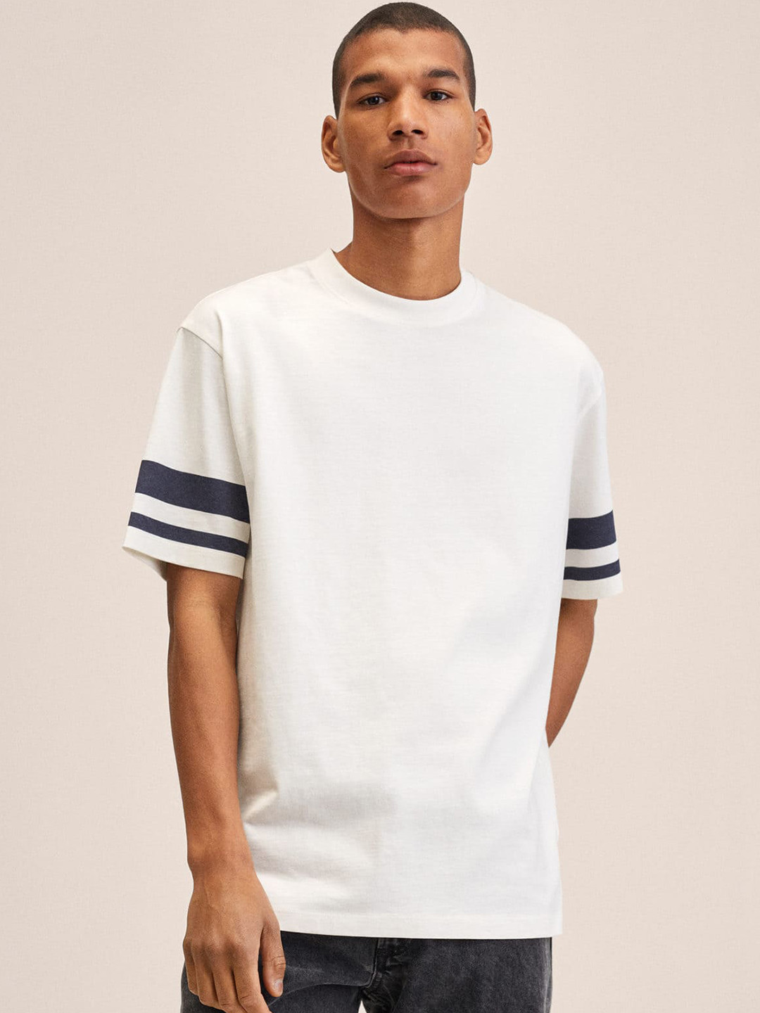 

MANGO MAN White Solid Pure Cotton T-shirt