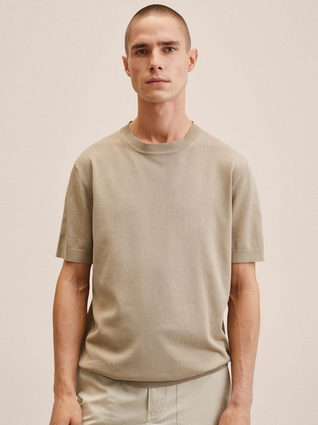 

MANGO MAN Men Beige Solid T-shirt
