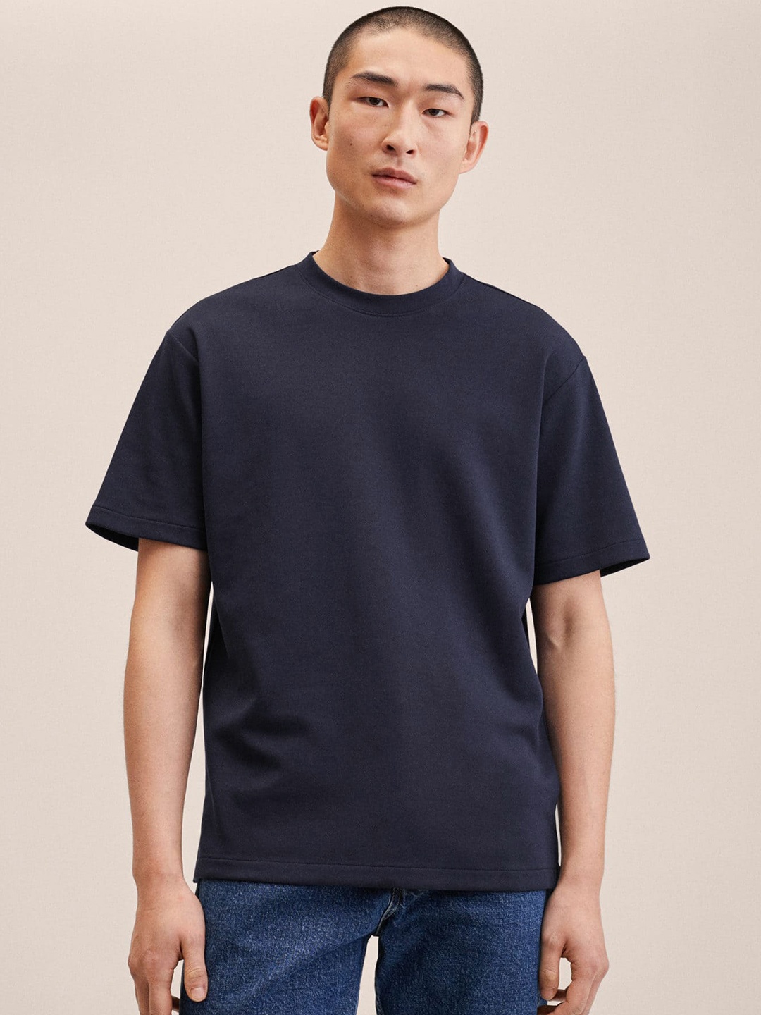 

MANGO MAN Navy Blue Solid T-shirt