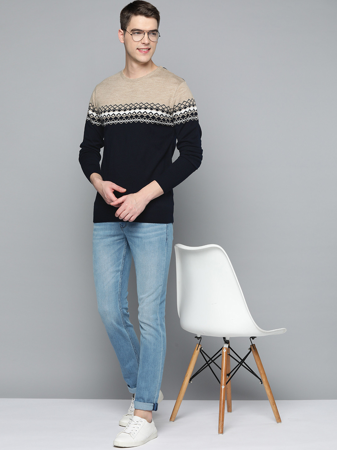 

Mast & Harbour Men Black & Beige Geometric Pattern Acrylic Pullover