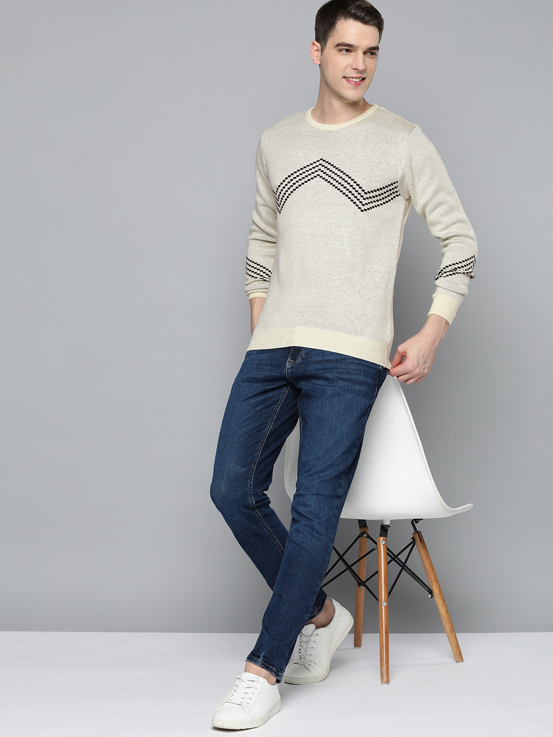 

Mast & Harbour Men Beige & Black Self-Design Acrylic Chevron Pullover