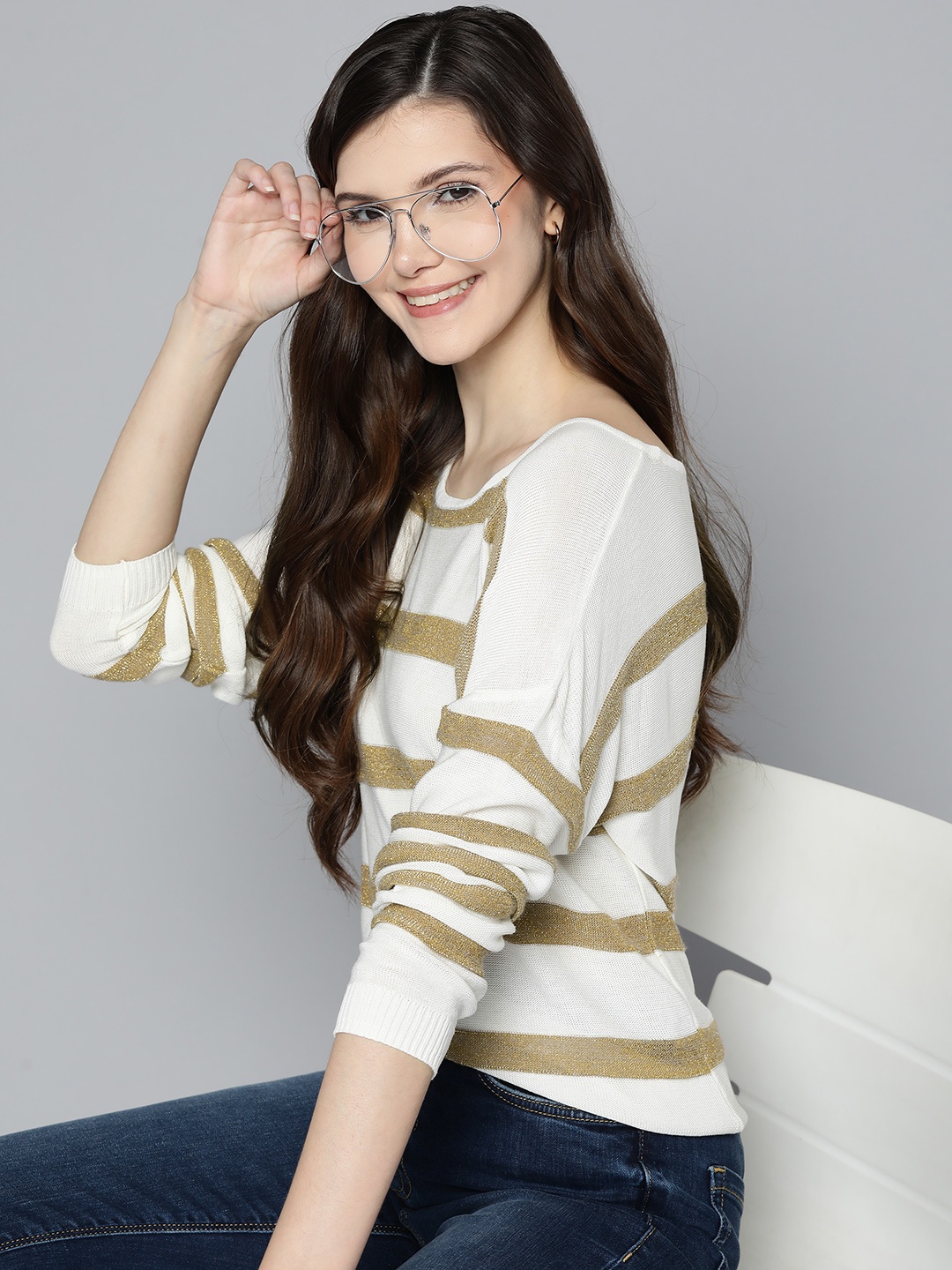 

Mast & Harbour Women White & Golden Striped Pullover