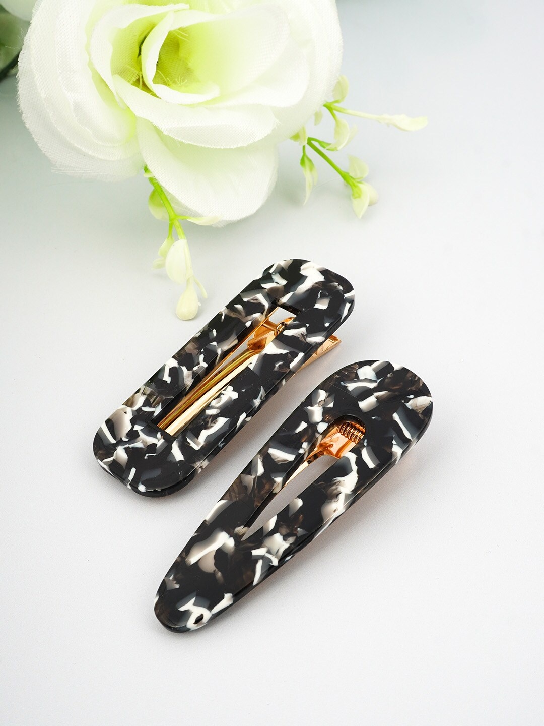 

Ferosh Women Black & White Set of 2 Tic Tac Hair Clip