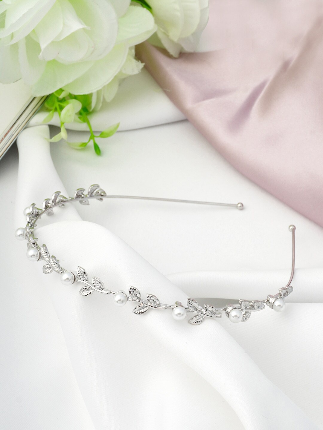 

Ferosh Women Silver-Toned Embellished Hairband