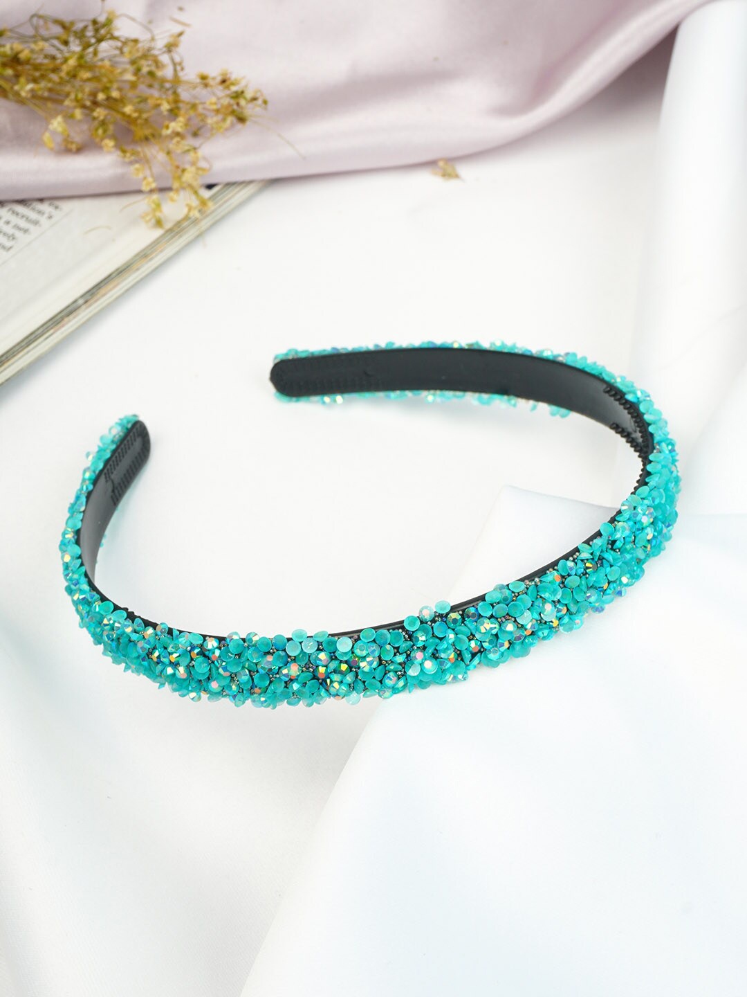 

Ferosh Women Green Embellished Hairband