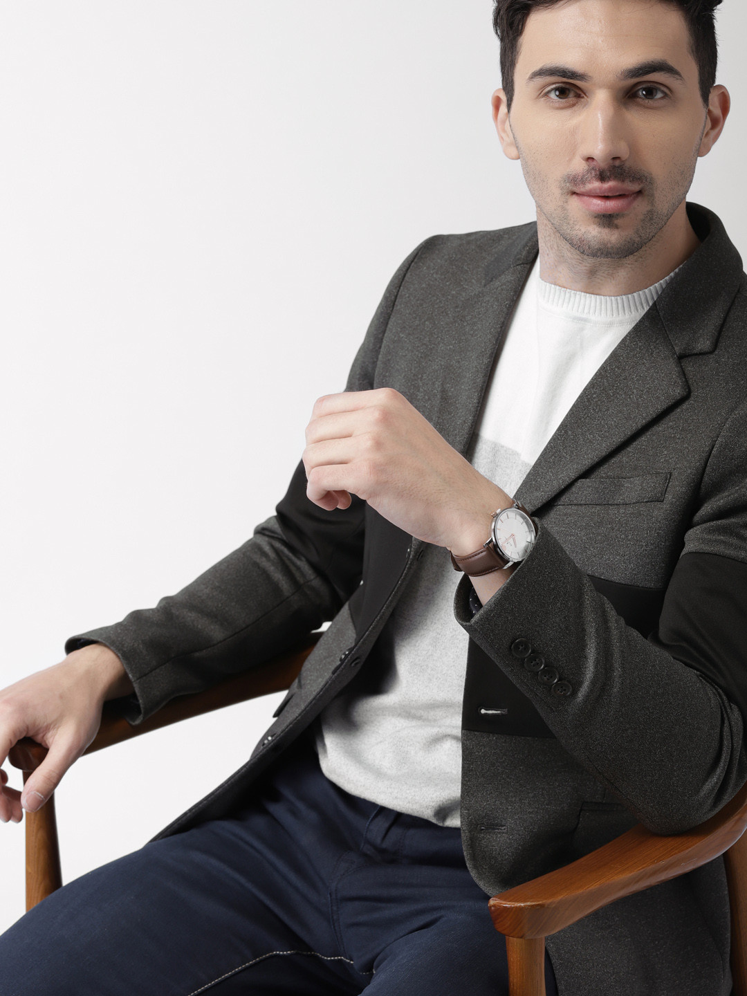 

Invictus Charcoal Grey & Black Colourblocked Slim Fit Single Breasted Casual Blazer