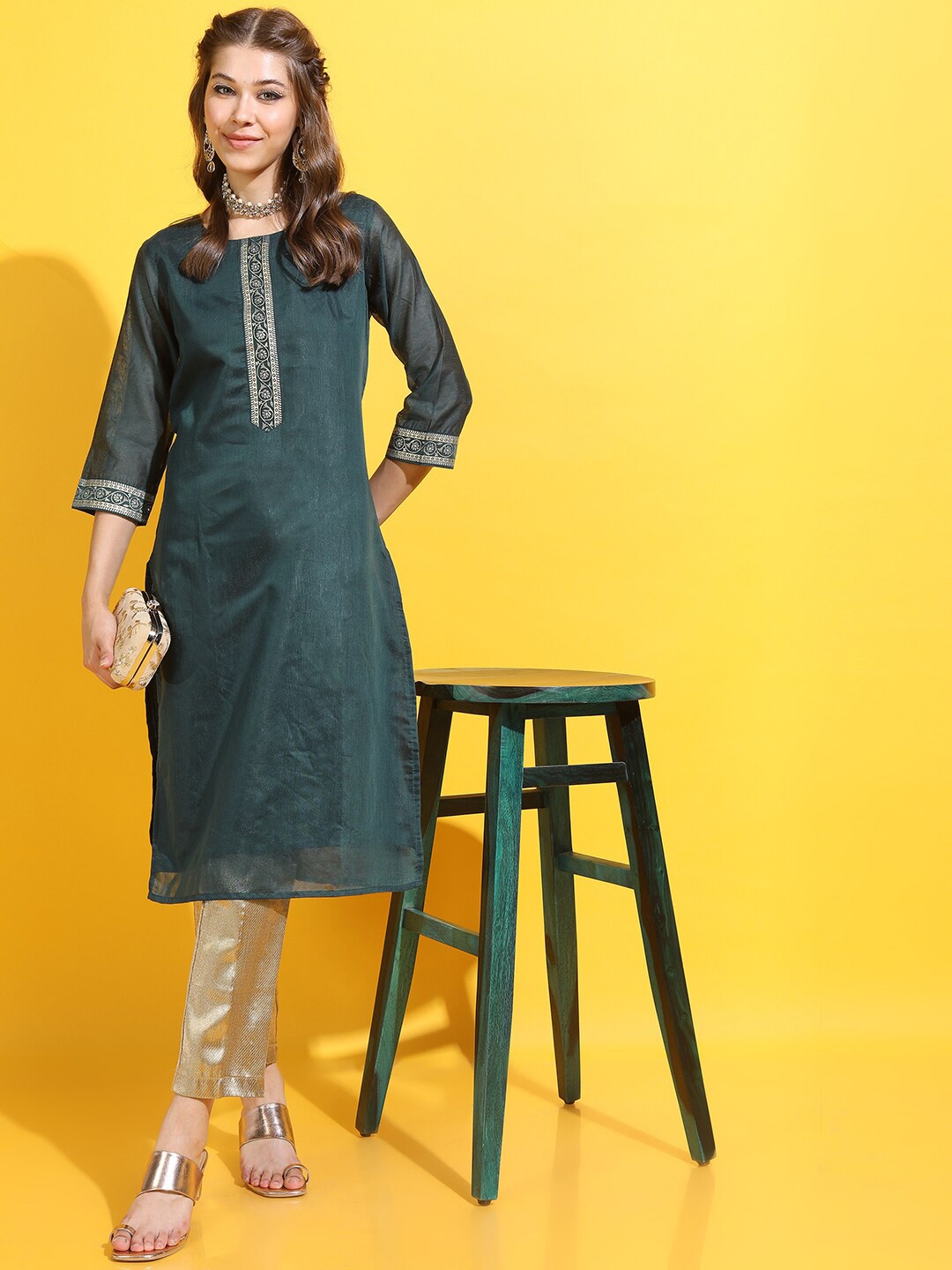 

Vishudh Women Green Solid Kurta