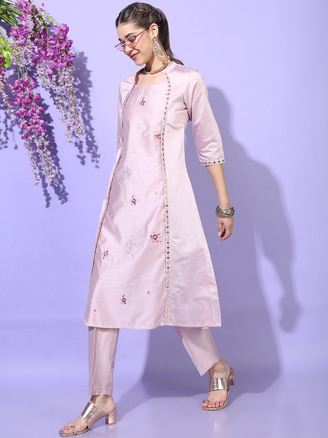 

Vishudh Women Pink Floral Embroidered Panelled Kurta with Trousers