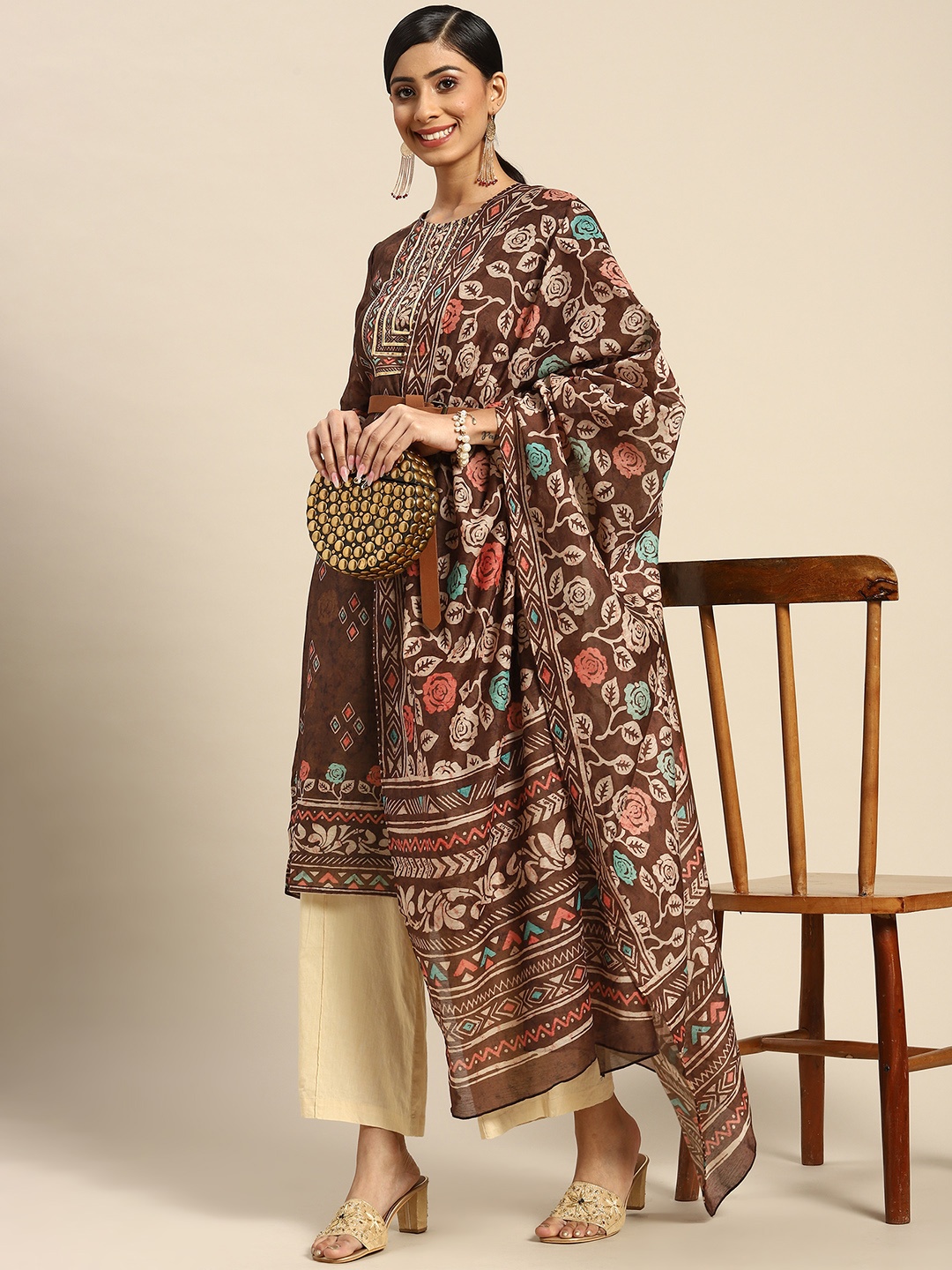 

Sangria Women Beige Ethnic Motifs Printed Gotta Patti Kurta with Trousers & Dupatta