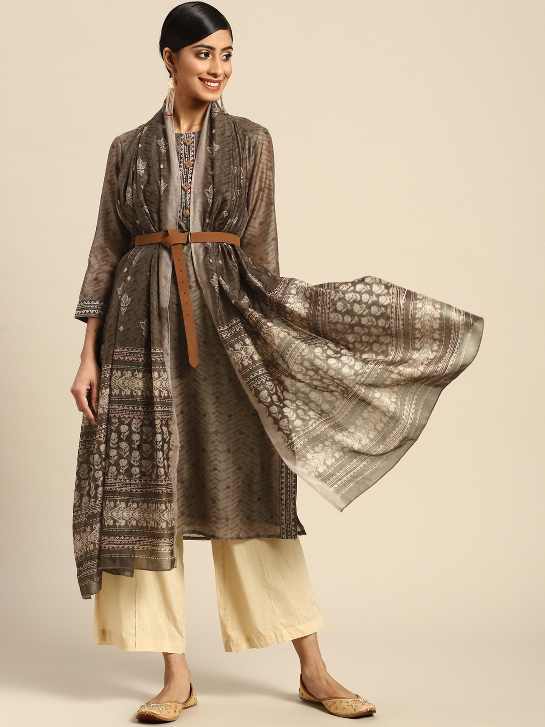

Sangria Women Beige Ethnic Motifs Printed Kurta with Palazzos & Dupatta