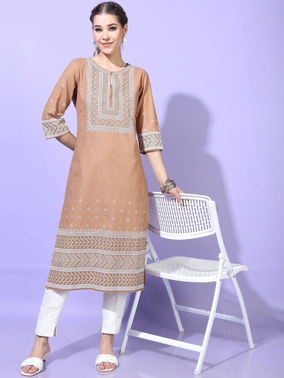 

Vishudh Women Brown Printed Straight Kurta