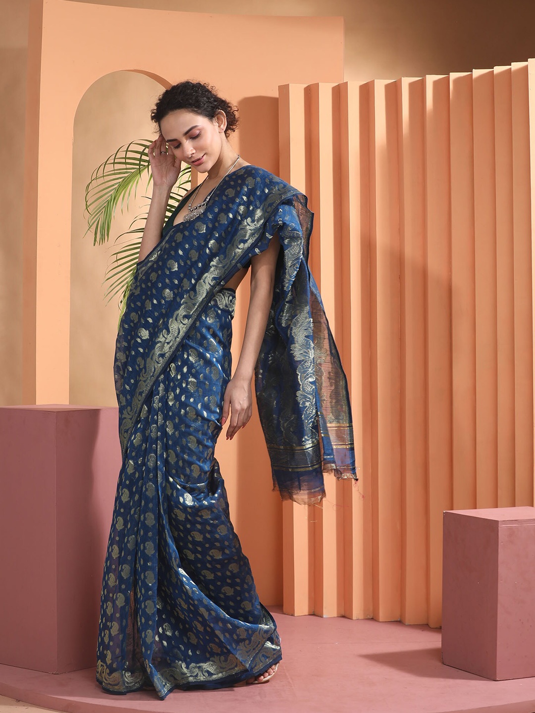 

BEATITUDE Blue & Gold-Toned Woven Design Zari Silk Cotton Heavy Work Jamdani Saree