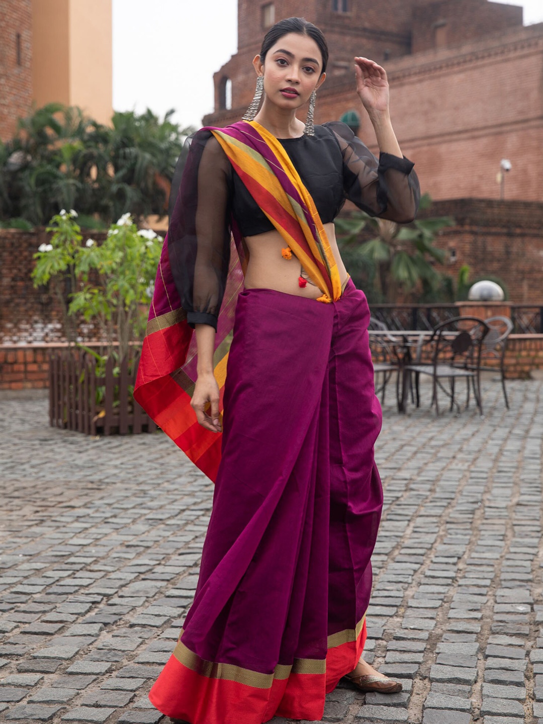 

BEATITUDE Magenta & Red Cotton woven Design Saree