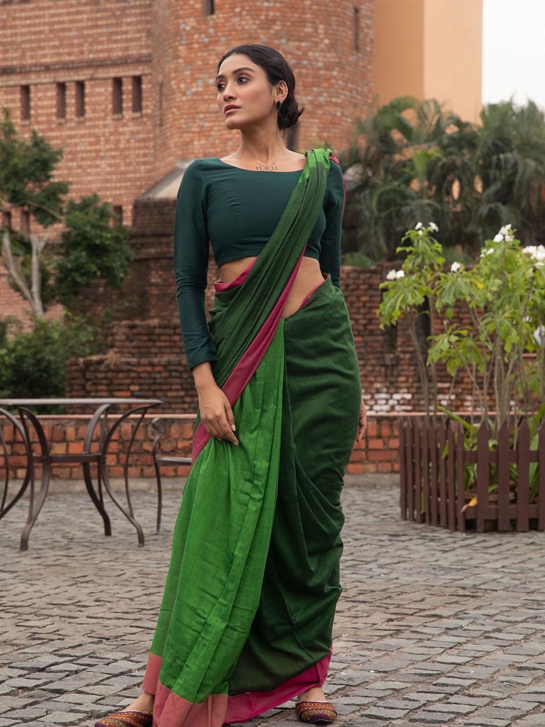

BEATITUDE Green & Red Pure Cotton Saree