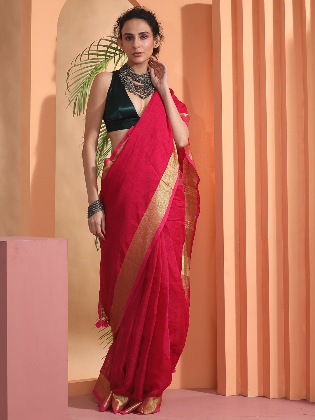 

BEATITUDE Red & Gold-Toned Zari Bordered Pure Linen Saree