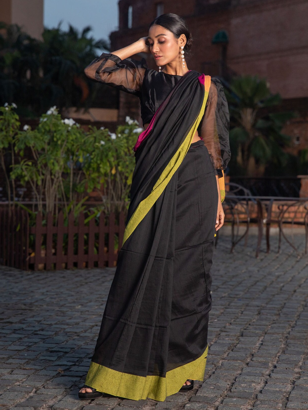 

BEATITUDE Black & Yellow Pure Cotton Saree