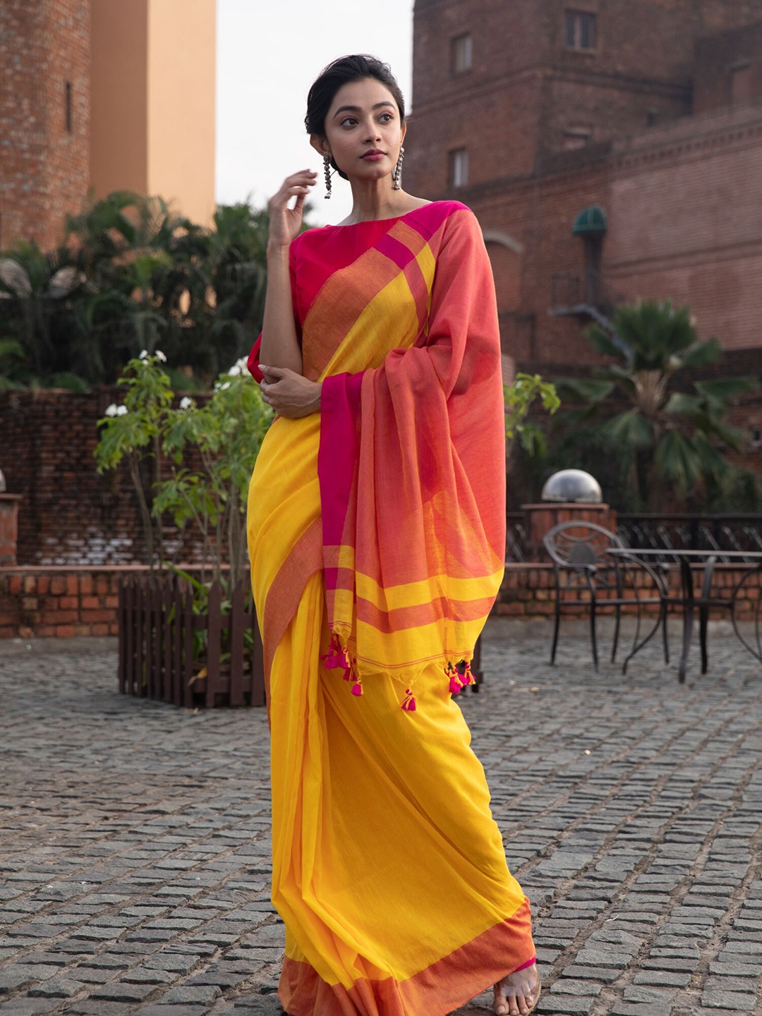 

BEATITUDE Yellow & Pink Pure Cotton Woven Saree