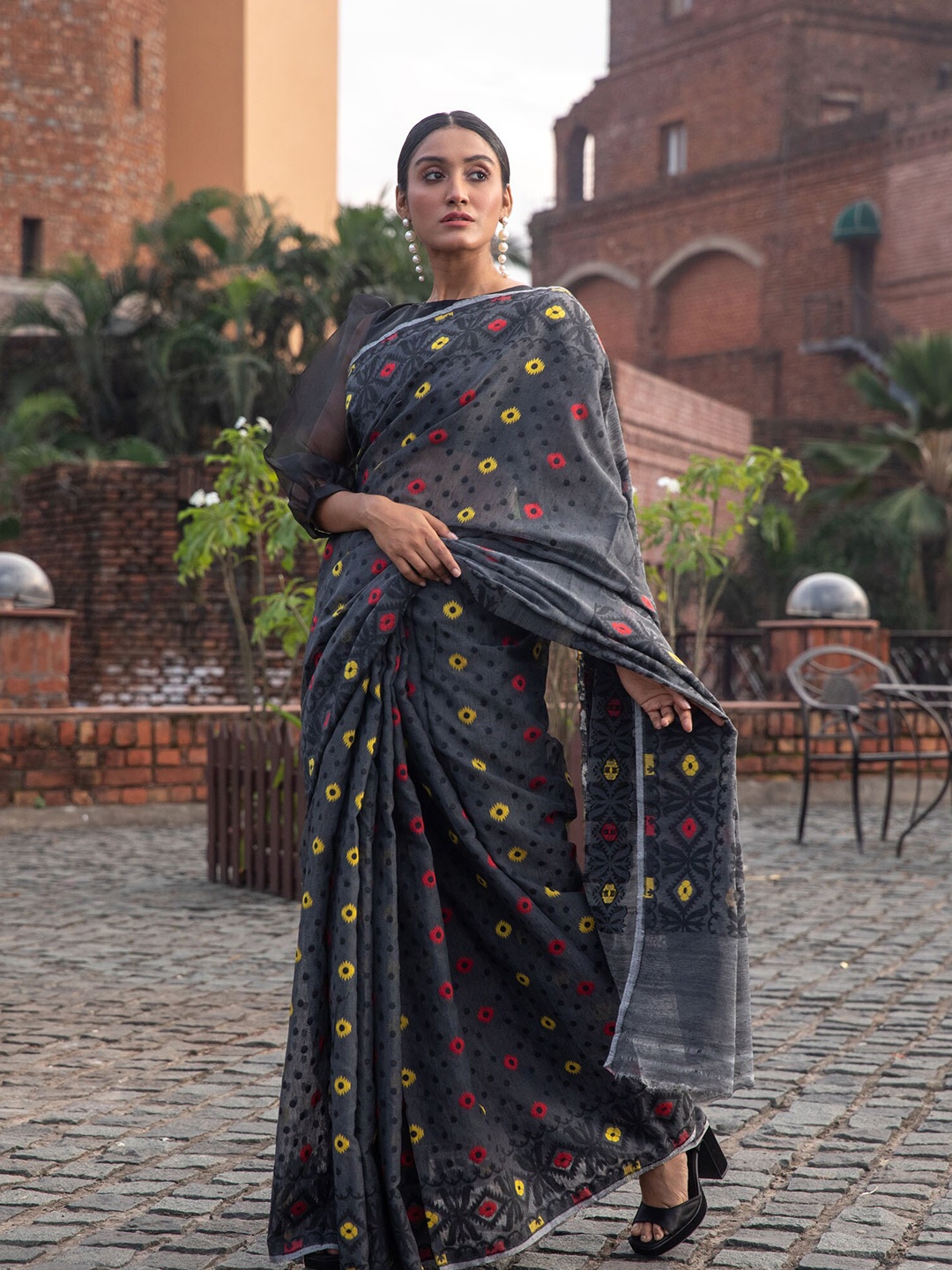 

BEATITUDE Black & Yellow Floral Silk Cotton Jamdani Saree