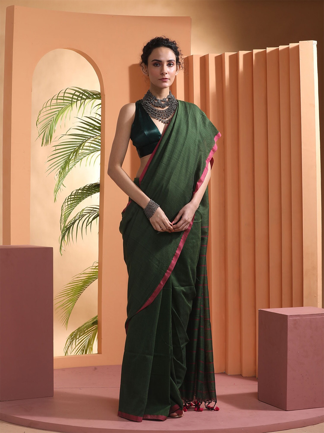 

BEATITUDE Green & Pink Pure Cotton Saree