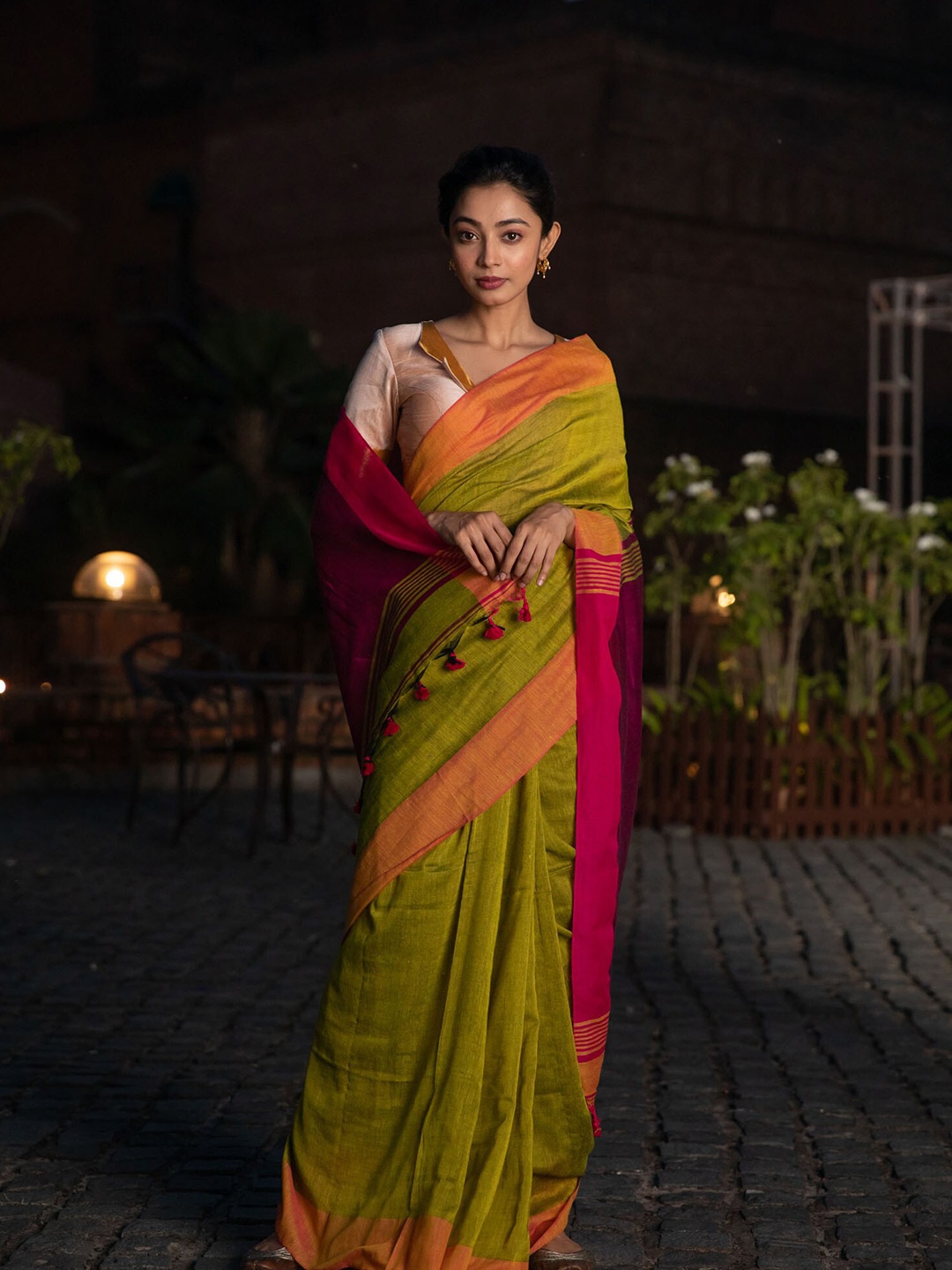 

BEATITUDE Green & Red Pure Cotton Saree