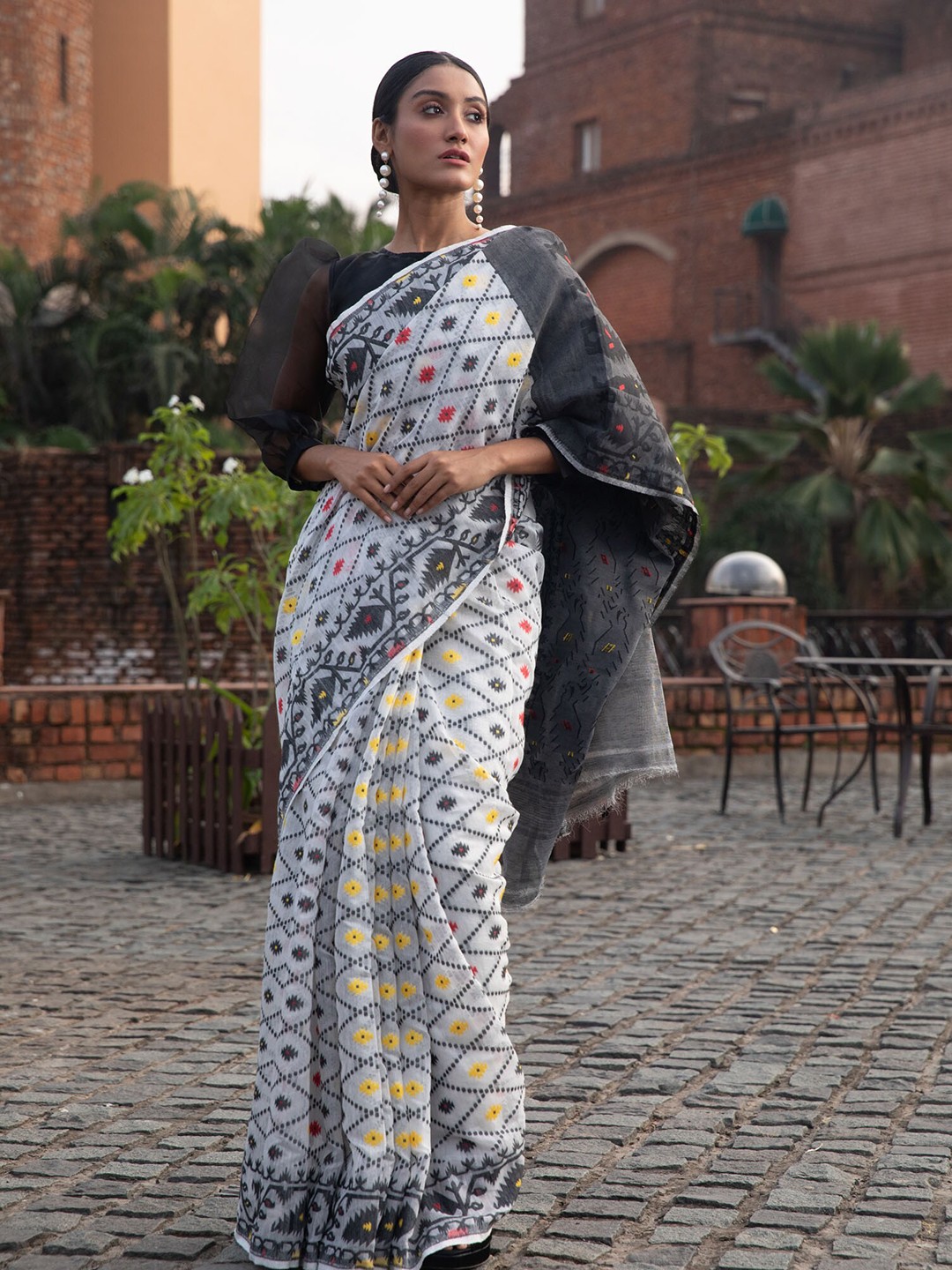 

BEATITUDE White & Charcoal Ethnic Motifs Silk Cotton Jamdani Saree