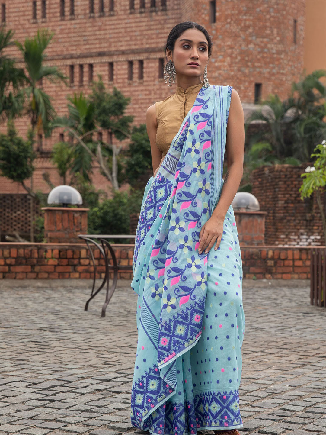 

BEATITUDE Blue & Pink Woven Design Silk Cotton Jamdani Saree