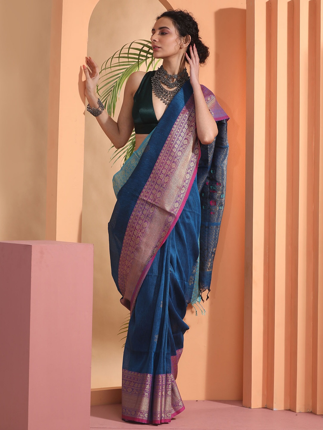 

BEATITUDE Teal & Pink Pure Linen Saree