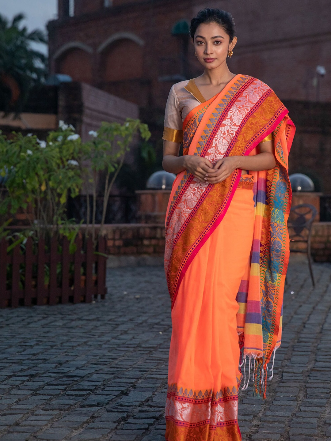 

BEATITUDE Orange Woven Pure Cotton Saree