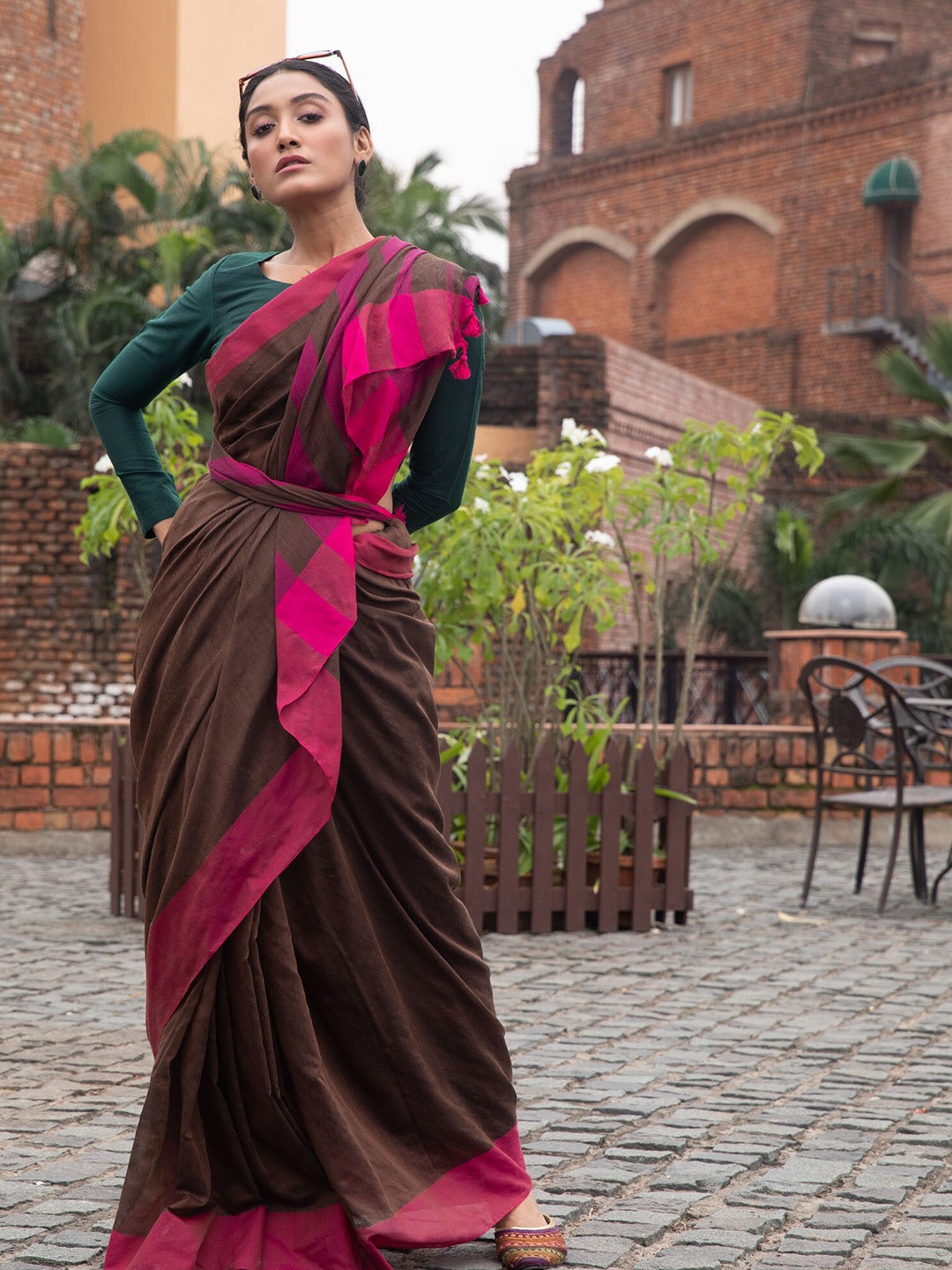 

BEATITUDE Brown & Pink Woven Design Pure Cotton Saree