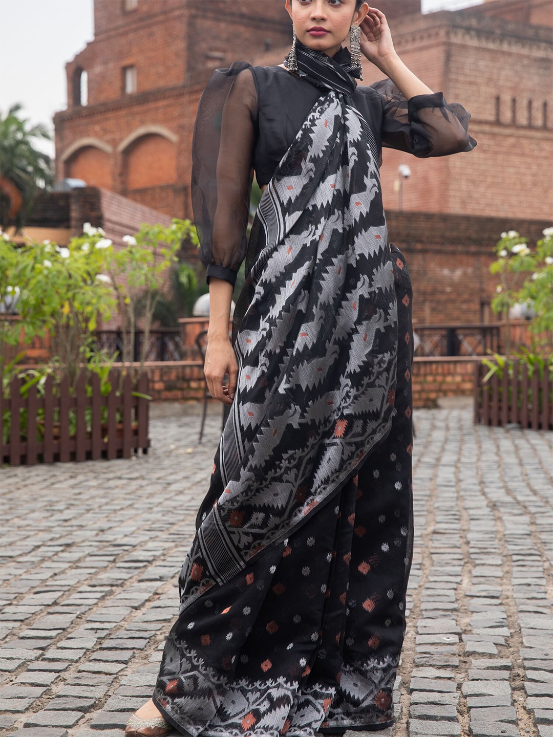 

BEATITUDE Black & White Ethnic Motifs Silk Cotton Jamdani Saree
