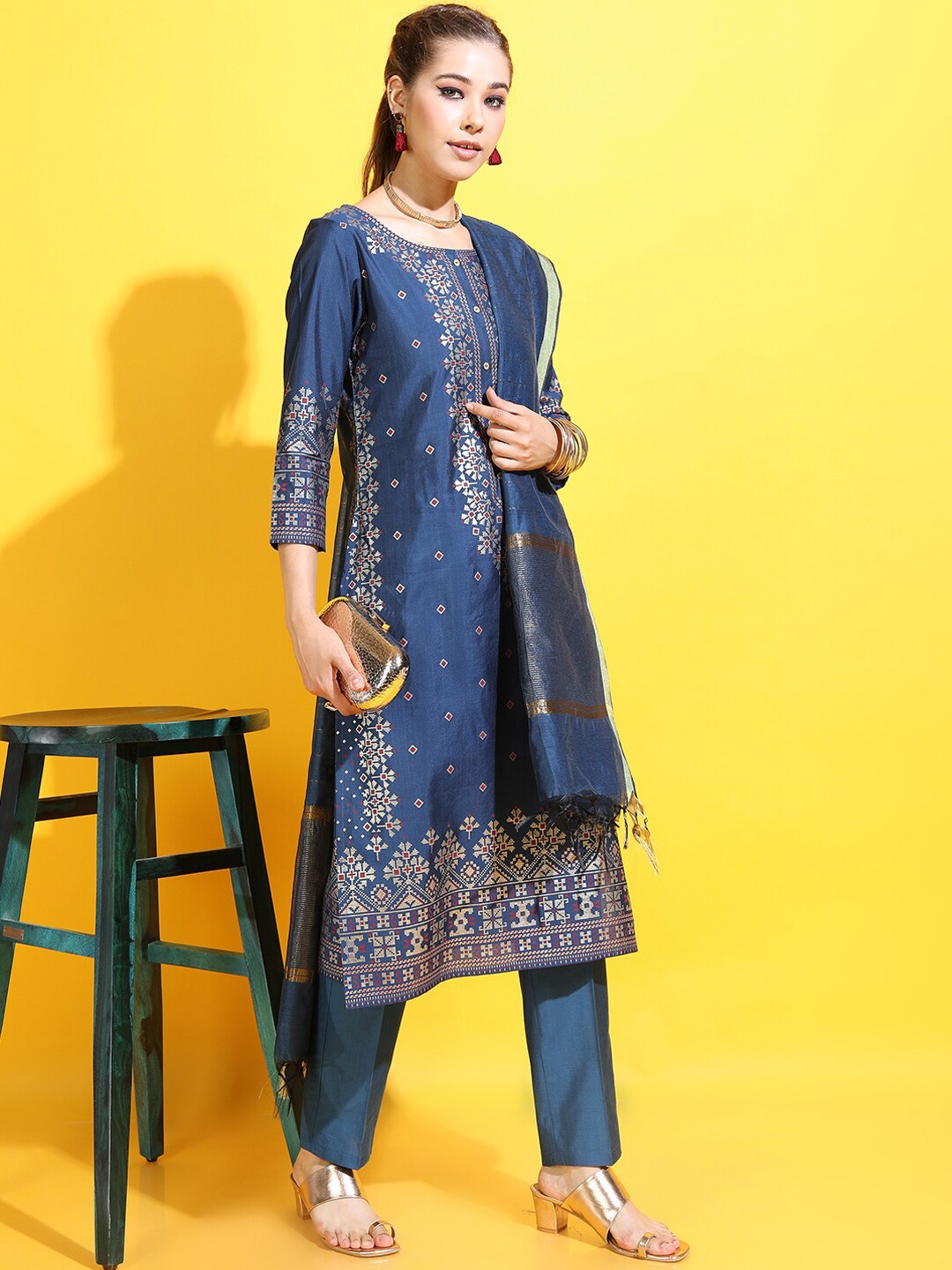 

Vishudh Women Ethnic Motifs Viscose Rayon Kurta with Trouser and Dupatta, Teal