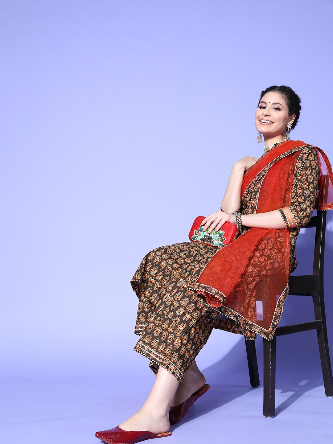 

Indo Era Women Ethnic Motifs Cotton Blend Print Parade Kurta Set, Brown