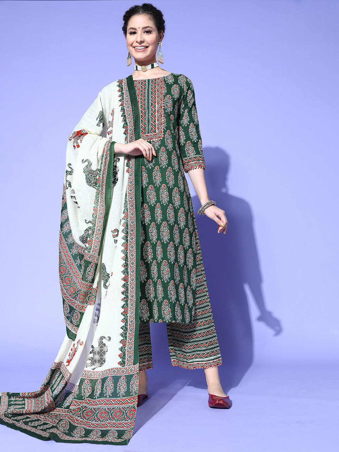 

Indo Era Women Ethnic Motifs Cotton Blend Print Parade Kurta Set, Green