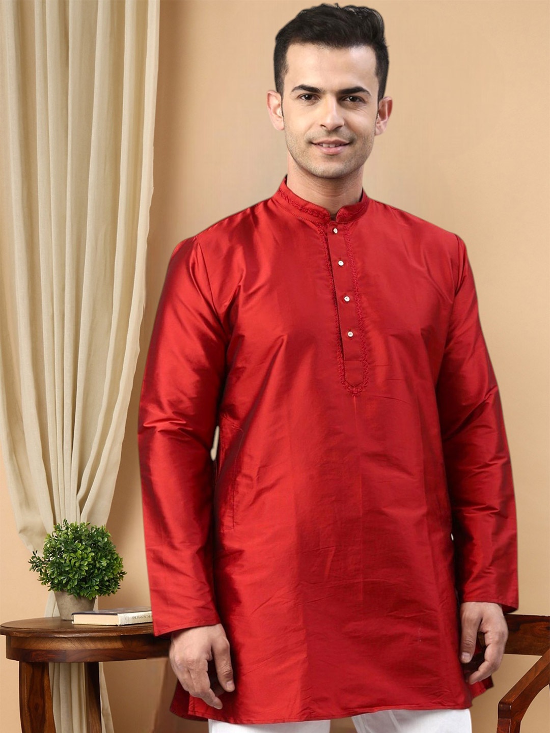 

TATTVA Men Red Thread Work Kurta