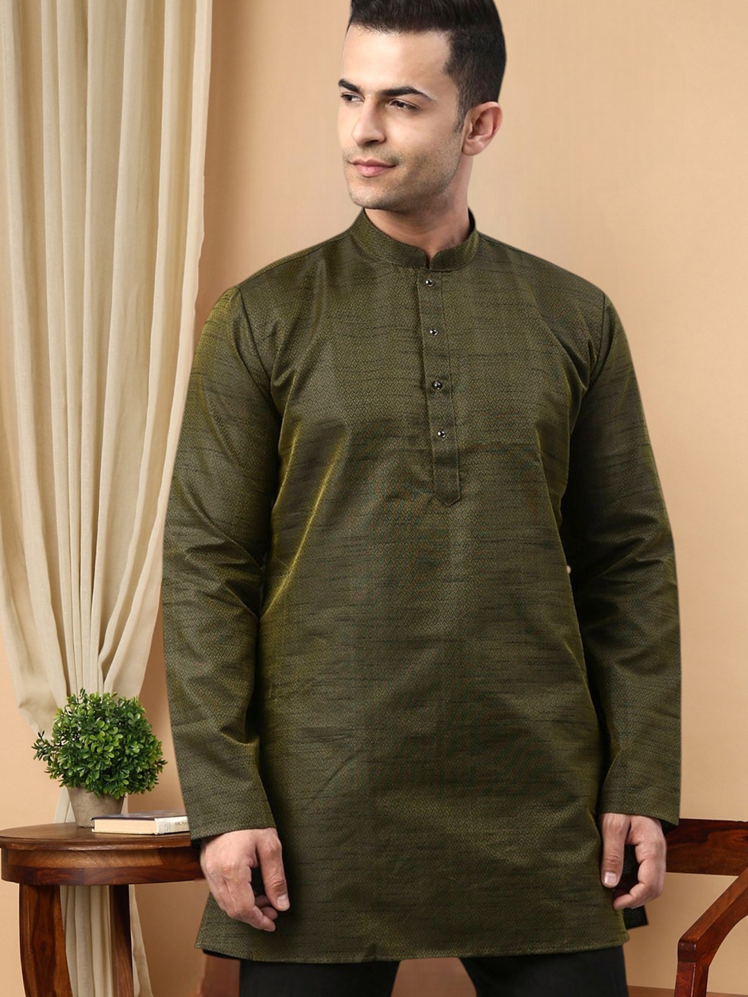 

TATTVA Men Green Woven Design Kurta
