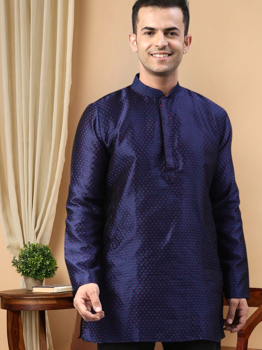 

TATTVA Men Navy Blue Geometric Kurta