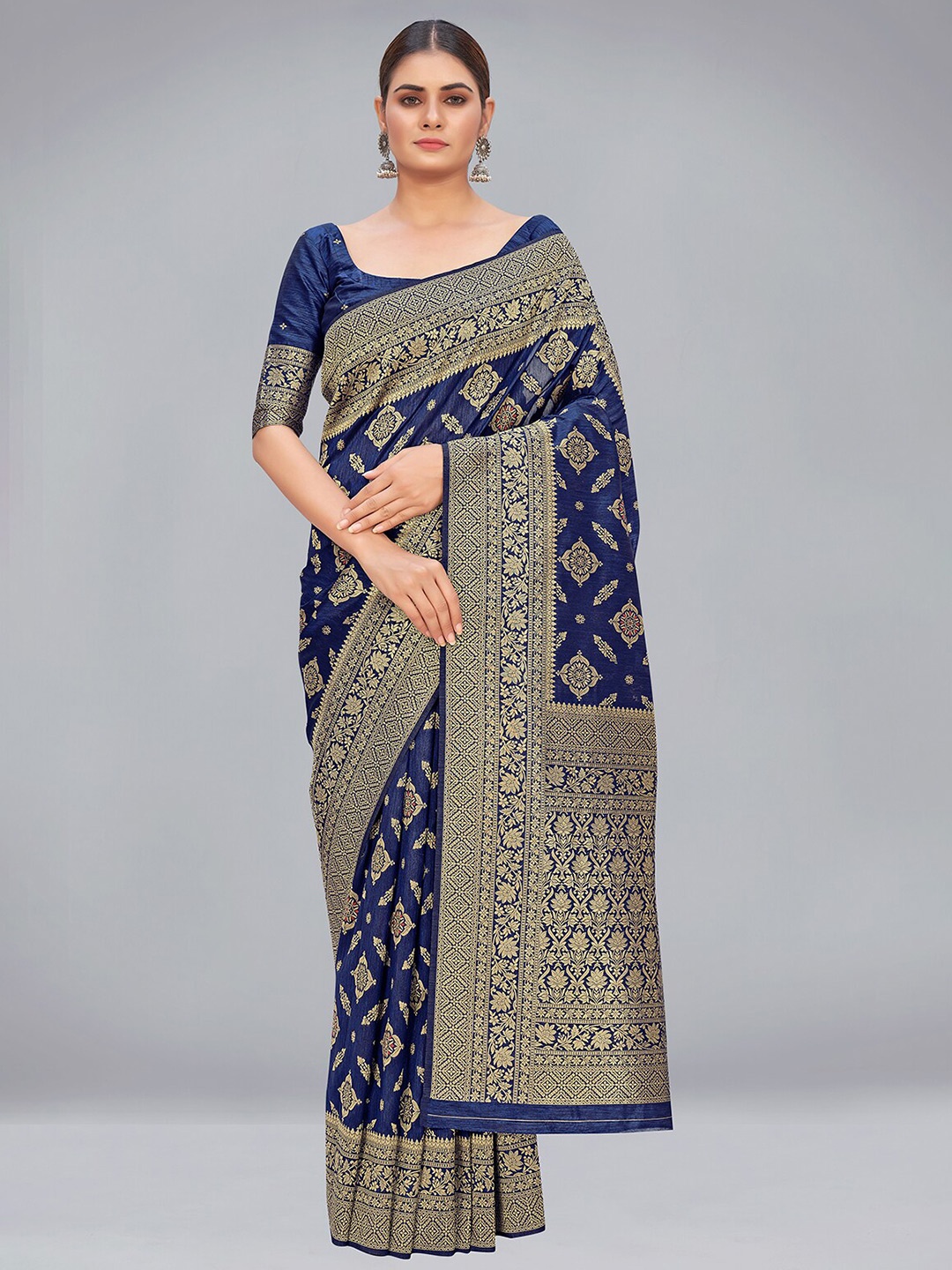 

MONJOLIKA FASHION Navy Blue & Gold-Toned Woven Design Silk Blend Banarasi Saree